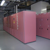 3基のUPSが設置済み（写真中央）。6基まで増設可能というの画像
