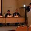 　FTTH Council Asia-Pacificジェネラルミーティングのマーケットドライバーセッション（何が市場を牽引するかをテーマとしたセッション）において、TEPCOひかりの清水俊彦氏は、現在約13万加入のTEPCOひかりについて、2008年には100万以上の加入数を目指すと述べた。の画像