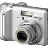 無線LAN内蔵の800万画素モデル「COOLPIX P1」の画像