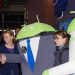【MWC 2012 Vol.54（動画）】IntelブースでDancing with Droids
