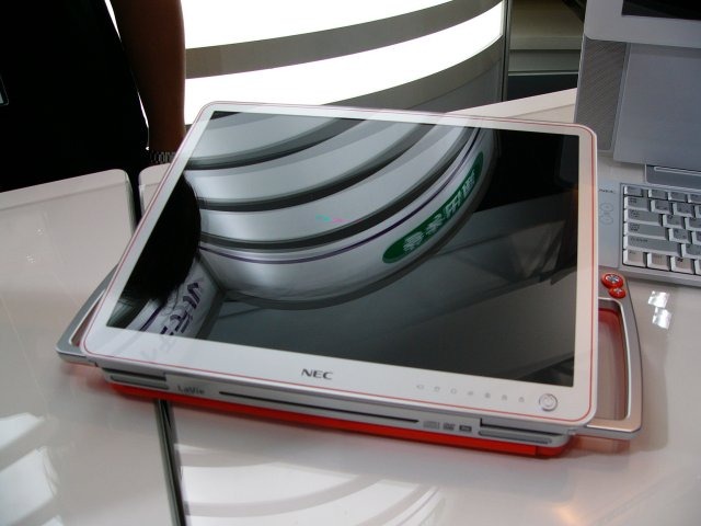 【WPC 2005】NEC、テレビPCの未来形を提案するデザインや携帯マルチメディアプレーヤーを展示