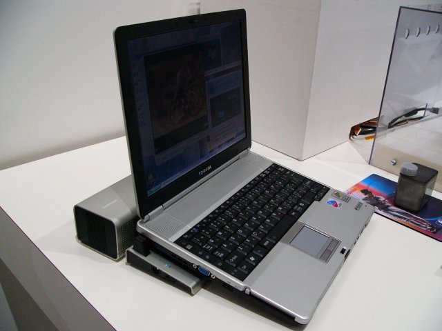 【WPC 2005】東芝、HD DVDや燃料電池などの先進技術から「Qosmio」や「gigashot」まで