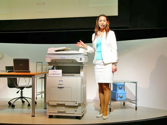 【WPC 2005】エプソン、「Colorio」「Offirio」「dreamio」シリーズなどを年末商戦に向け攻勢
