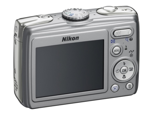 ニコン、一眼レフ用の手ブレ補正技術を継承した810万画素コンパクトなデジタルカメラ