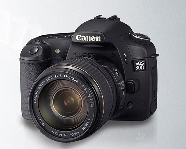 キヤノン、ハイアマチュア用デジタル一眼レフカメラ「EOS 30D」 E0S 20Dの後継機
