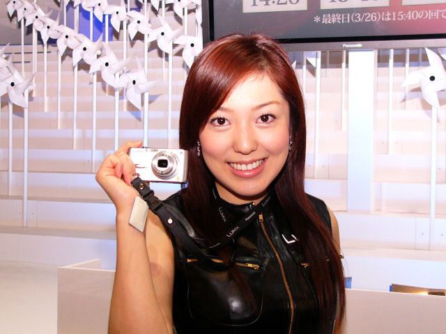 【PIE2006】LUMIX初のデジ一眼が参考出品されるパナソニックブース