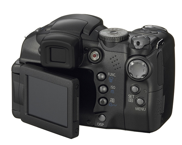 キヤノン、光学手ブレ補正+ISO800対応の600万画素デジカメ「PowerShot S3 IS」