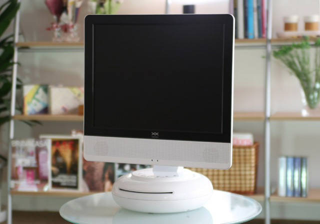 ダイナコネクティブ、DVDプレーヤー一体型15型液晶テレビ「neXXion CURVE」を発売