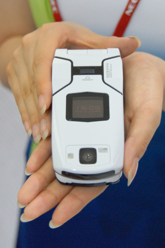 [WIRELESS JAPAN 2006] ドコモやNECが「HSDPA」の実機でデモンストレーション