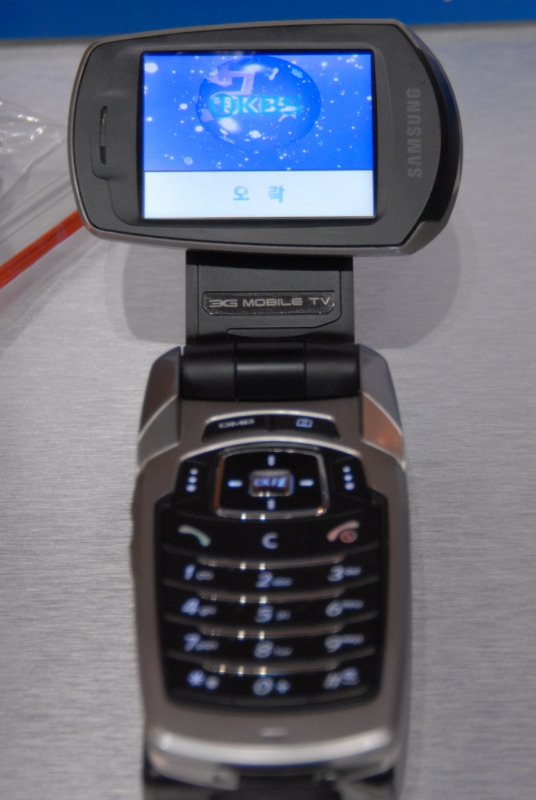 [WIRELESS JAPAN 2006] ワンセグに続くモバイル向け放送技術「Media FLO」