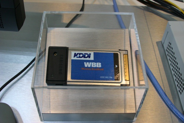 【CEATEC 2006 Vol.6】KDDI研究所、ウルトラ3Gによる大容量無線通信