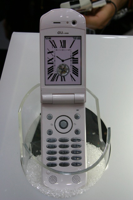 【CEATEC 2006 Vol.19】au新機種カタログ(画面はハメコミ合成ではありません!)