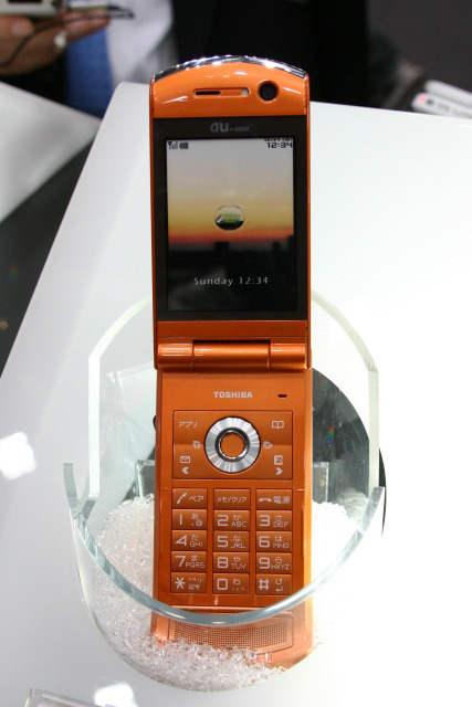 【CEATEC 2006 Vol.19】au新機種カタログ(画面はハメコミ合成ではありません!)