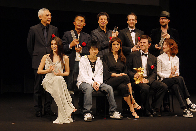 【東京国際映画祭】最高賞の東京サクラグランプリは色男スパイが活躍するフランス映画に