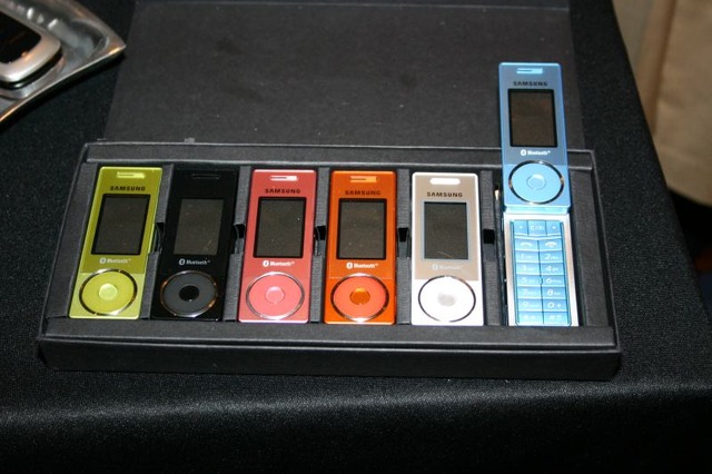 【CES 2007（Vol.6）】ヘリが飛びiPodが泳ぐ！ プレス向けプレイベント