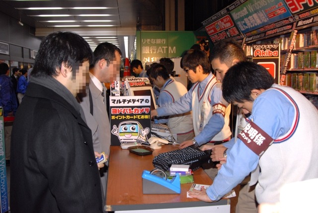 【Vista発売イベント Vol.15】写真で振り返るWindows Vistaの深夜販売