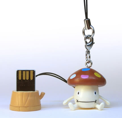 ハギワラ、「ドコモダケ」ストラップタイプのmicroSDリーダーライターなど