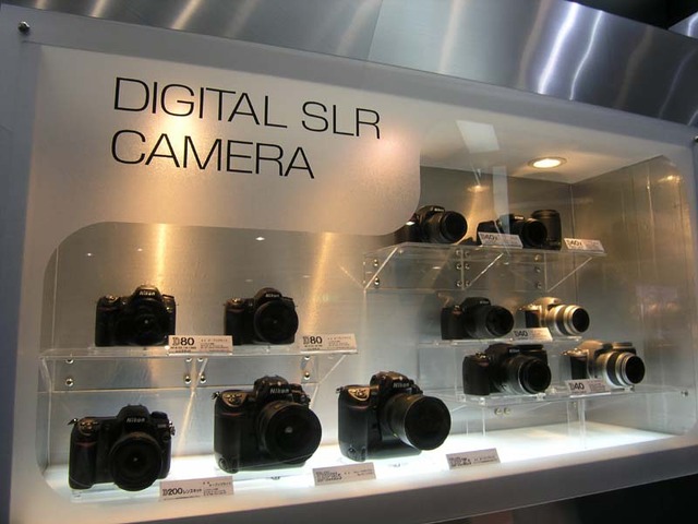 【PIE 2007 Vol.4】ニコンブースはデジタル一眼「D40x」とコンパクトデジカメ「COOLPIX」シリーズを柱に展開