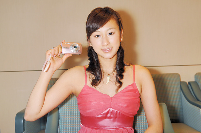 【PIE 2007 Vol.19】【独占インタビュー】μ 750ユーザーの浅田舞選手「写真を撮るのが好き。一眼レフカメラも使ってみたい」