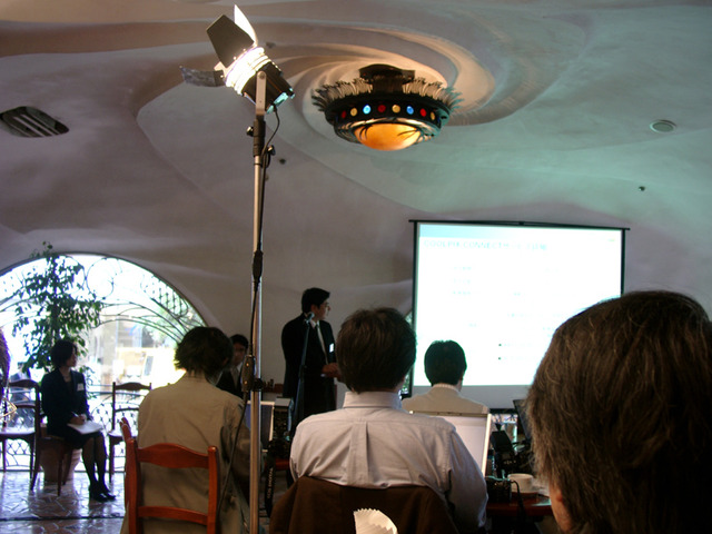 もうカメラ付き携帯はいらない!?　ニコン、デジカメから写真を送るサービス「COOLPIX CONNECT」