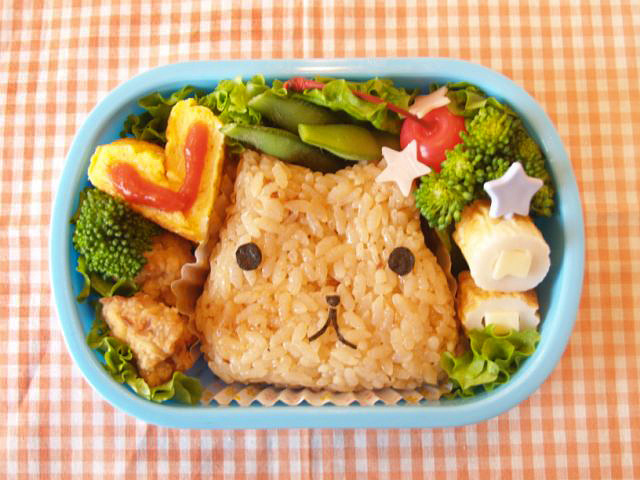 お題は「“おいしい”カピバラさん」〜写真コンテスト
