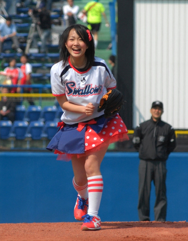 お見事！　「アイドリング!!!」7号〜始球式でド・ストライクの投球