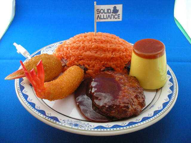 大人だって食べたい！　ソリッドアライアンス、究極の「お子様ランチ」がUSBハブ/USBメモリセットになって登場