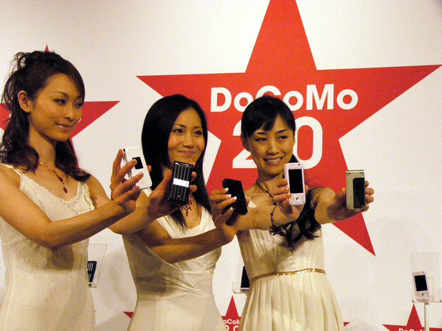 【続報】「ドコモは反撃する!」——執行役員の夏野氏が「904i」の新機能をアピール!!