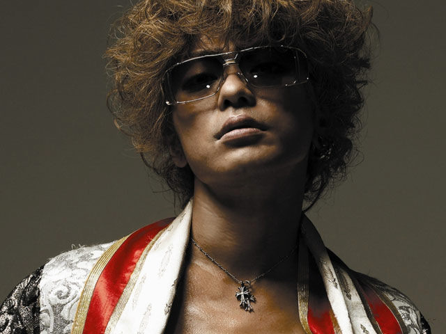 DJ OZMAが韓国アーティストをカバー、ウルフルズのトークも