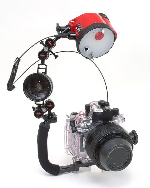イノン、オリンパス製デジタル一眼「E-410」用防水プロテクター対応のストロボ関連オプション
