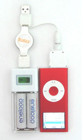 ブライトンネット、1台でiPod、携帯電話に対応可能な充電器