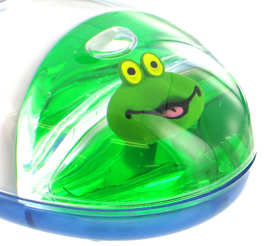 見た目に涼しいなごみ系マウス！　サンコー、海の生き物たちがプカプカ浮かぶ「液体マウス」の2007年夏モデル