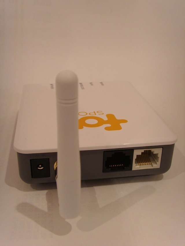 FON、新型ルータとカバーエリアを拡大する外付けアンテナの販売開始