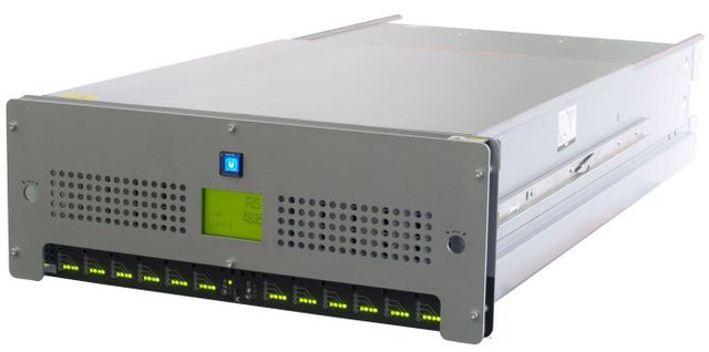 エムアイシー、最大48台のSATA-II HDDが搭載可能なXyratex製4Uラックマウント型RAID装置