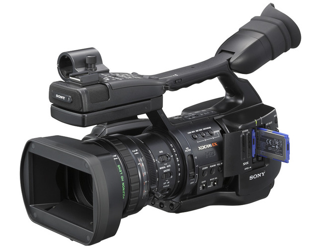 ソニー、業務用ハンディカムコーダーにフルHD・1/2型3CMOS搭載機