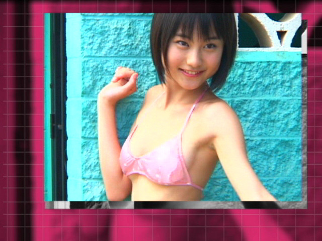 え、そんなに!?　「ミスマガ」5人がセクシー水着で大胆ショット