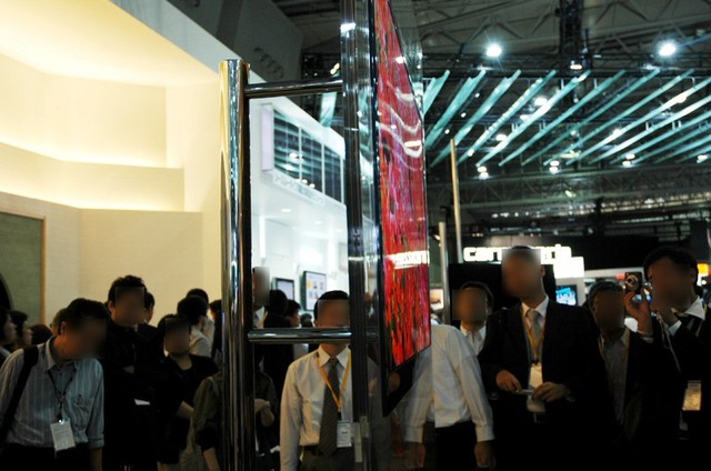 【CEATEC 2007 Vol.9】薄型から超薄型へ！厚さ22mmの次世代薄型テレビの試作品が展示中＜更新：動画追加＞