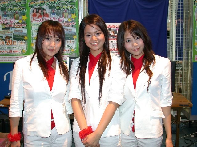秋葉原の「ギャロップレーサーオンライン体験イベント」に美女5名
