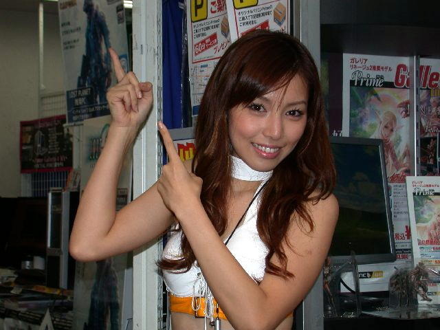 秋葉原の「ギャロップレーサーオンライン体験イベント」に美女5名