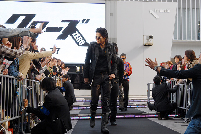 【第20回東京国際映画祭】ブラックカーペットに小栗旬、山田孝之、やべきょうすけ登場!
