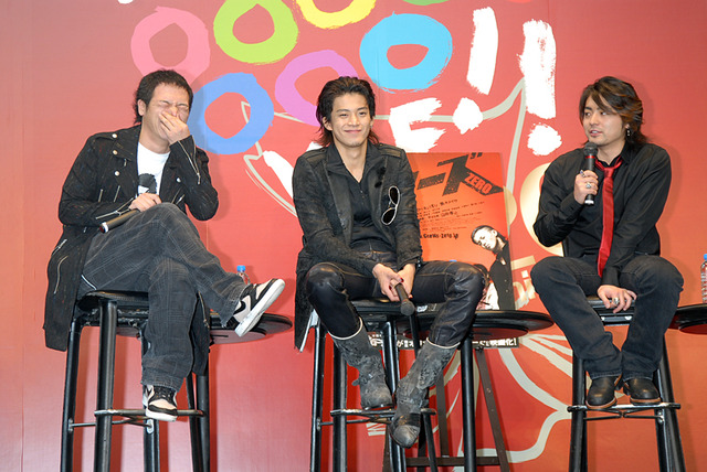 【第20回東京国際映画祭】ブラックカーペットに小栗旬、山田孝之、やべきょうすけ登場！