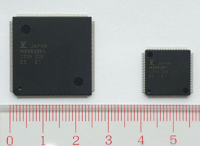 富士通、SmartCODEC内蔵の車載ネットワーク用LSI「MB88388A」「MB88389」出荷開始