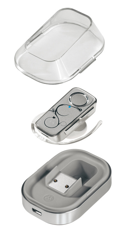 モトローラ、メタリックデザインのイヤーフック式Bluetoothヘッドセット