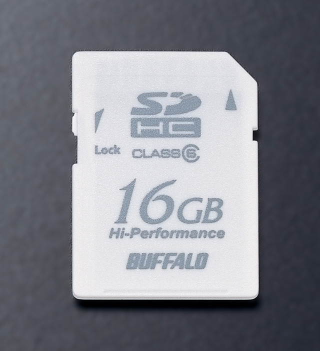 バッファロー、ホワイトなClass6対応SDHCカード——16GB〜4GBモデル