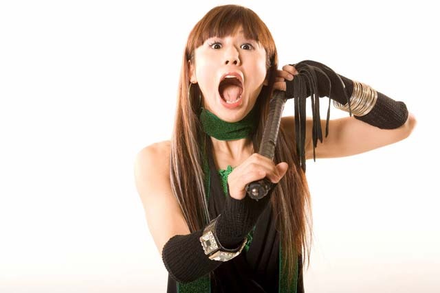 女王様にしおかすみこがキャバクラ嬢に“説教”、イニシャルトークも!?