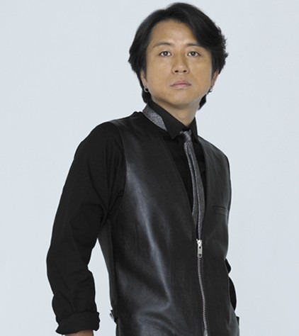 fanfun. SoftBank 815T「藤井フミヤ モデル」はオトナの携帯!?