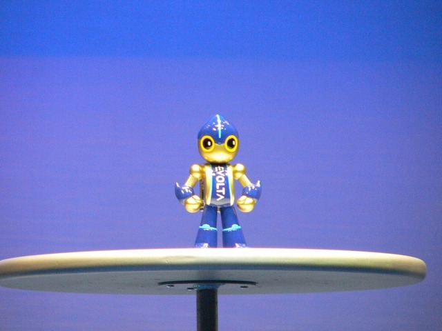 ギネスも認定、世界一長持ちする単三電池——松下電器「エボルタ」