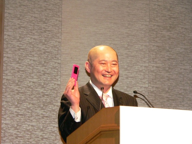 ウィルコム2008年春モデル発表——Operaブラウザ、デコラティブメール、中国でも使えるPIMカードなど