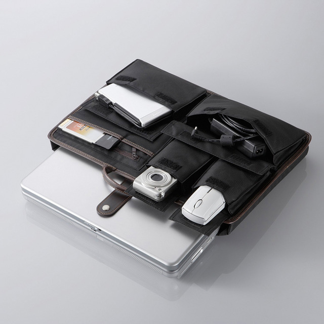 iPod/ケイタイ/PCをしっかり収納するガジェットバッグ付属のキャリングバッグ