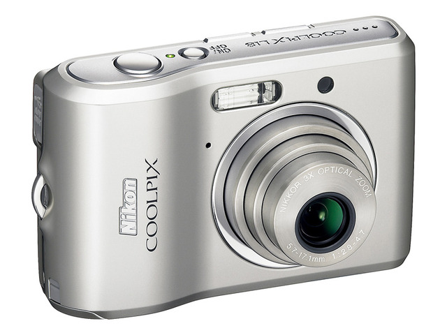 ニコン、実売2万円台のコンパクトデジカメ「COOLPIX」の 2モデル